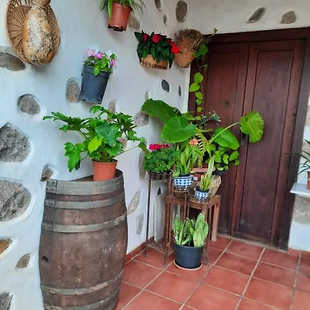 Vv Senderos Fontanales * Moya